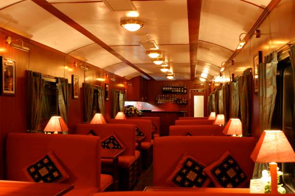 1317174833_Victoria_Dining_Carriage.jpg